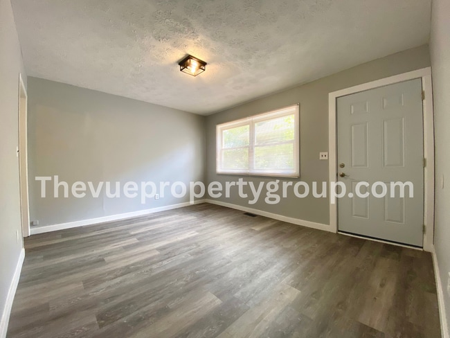 Photo - MOVE IN SPECIAL! Move in this November and...