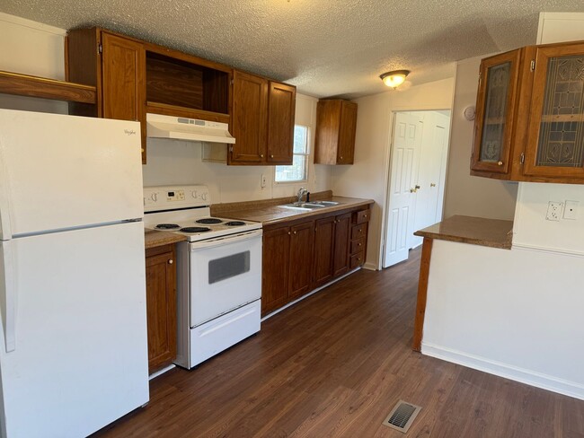 Single-wide manufactured home in Fairview, NC - Single-wide manufactured home in Fairview, NC