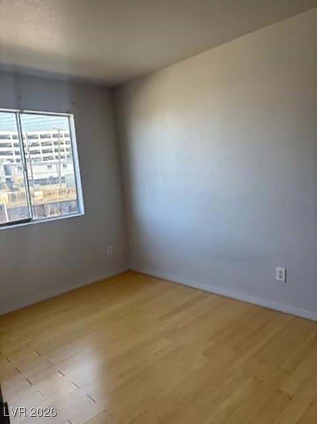 Photo - 231 W Philadelphia Ave Unit 2