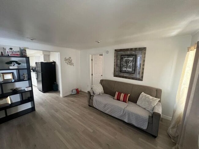 Photo - Fully Furnished 3 Bed House for Rent Campb...