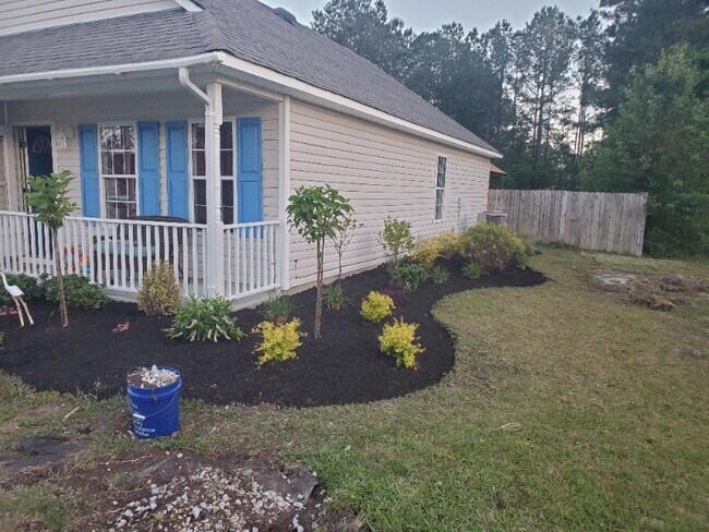 Photo - 8100 Webster Ct NE