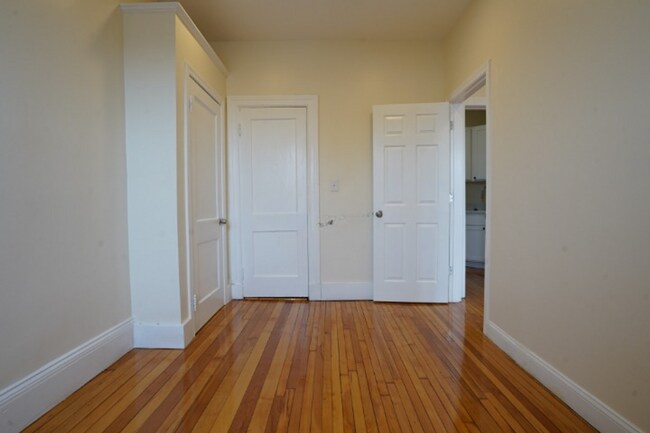 Photo - Harvard & Commonwealth 2bd/2ba
