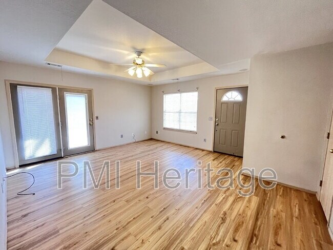 Photo - 884 N Daisy Ln