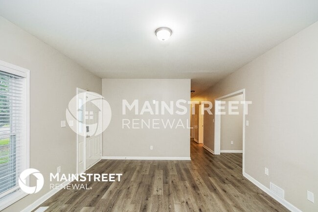 Photo - 728 Cook Rd