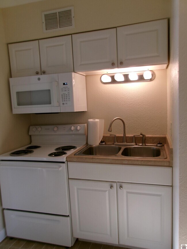 Photo - 8 Sanders Ave