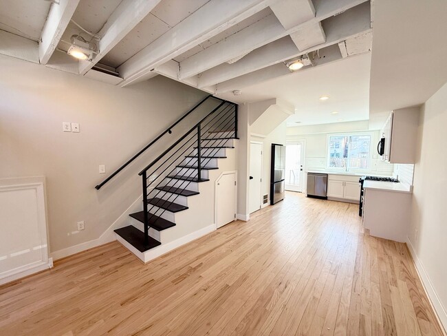 Building Photo - NEWLY RENOVATED HOME - Capitol Hill/Lincoln Park