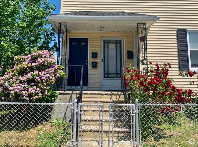 Building Photo - 49 Wellington Ave Unit 01 Rental