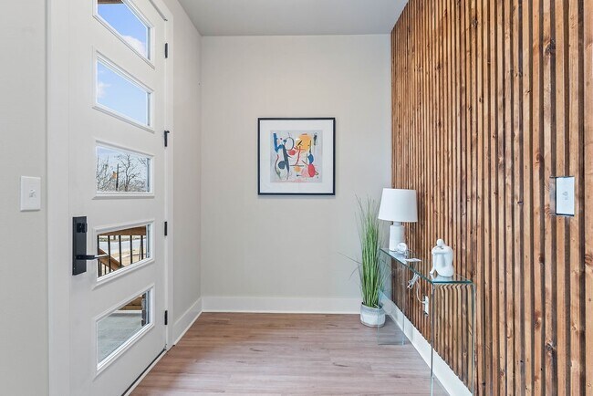 Photo - 491 S Happy Hollow Rd