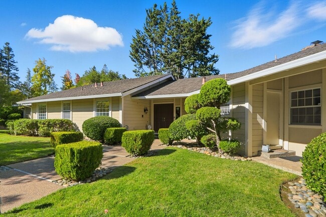 Building Photo - Stunning 3,488 Sq. Ft. Home with Pool & 3-...