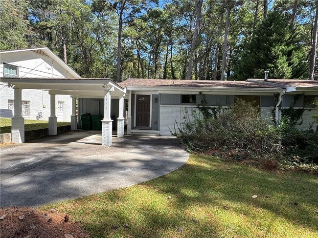 Building Photo - 1968 Fairway Cir NE