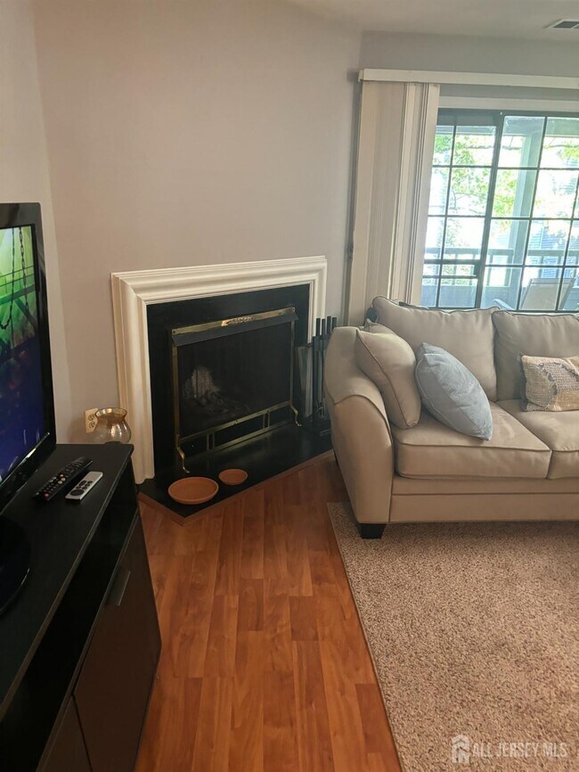 1107 Woodhaven Dr Condo Unit 7 Condo for Rent in Edison, NJ