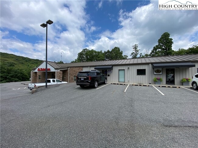 875 Mt Jefferson Rd