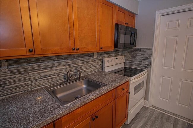 Photo - 1808 SW 20th St Unit 2