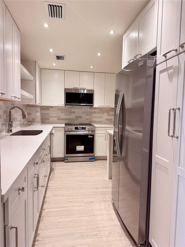 Photo - 90 Edgewater Dr Unidad 212