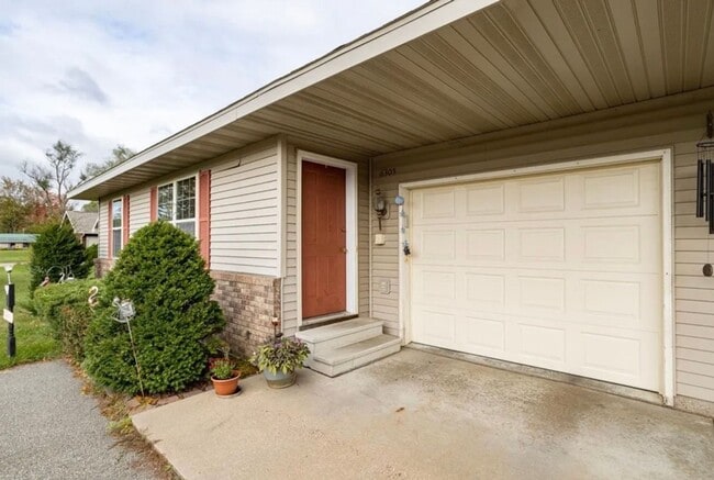 Photo - 6305/6307 Teagan Lane Unit 6305