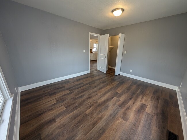 Photo - 415 SW Watson Ave