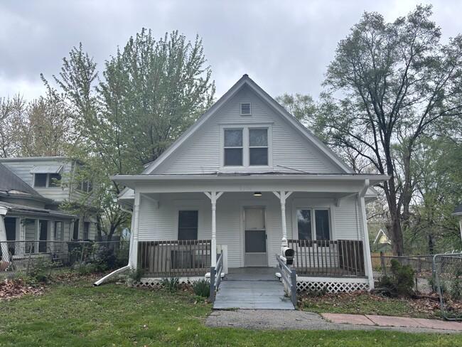 Photo - 2904 Crown Point Ave House