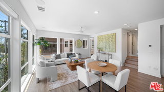 Photo - 2111 N Cahuenga Blvd