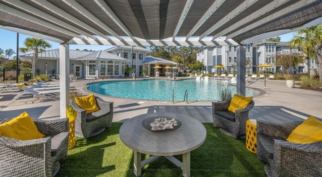 The Veranda at Market Commons