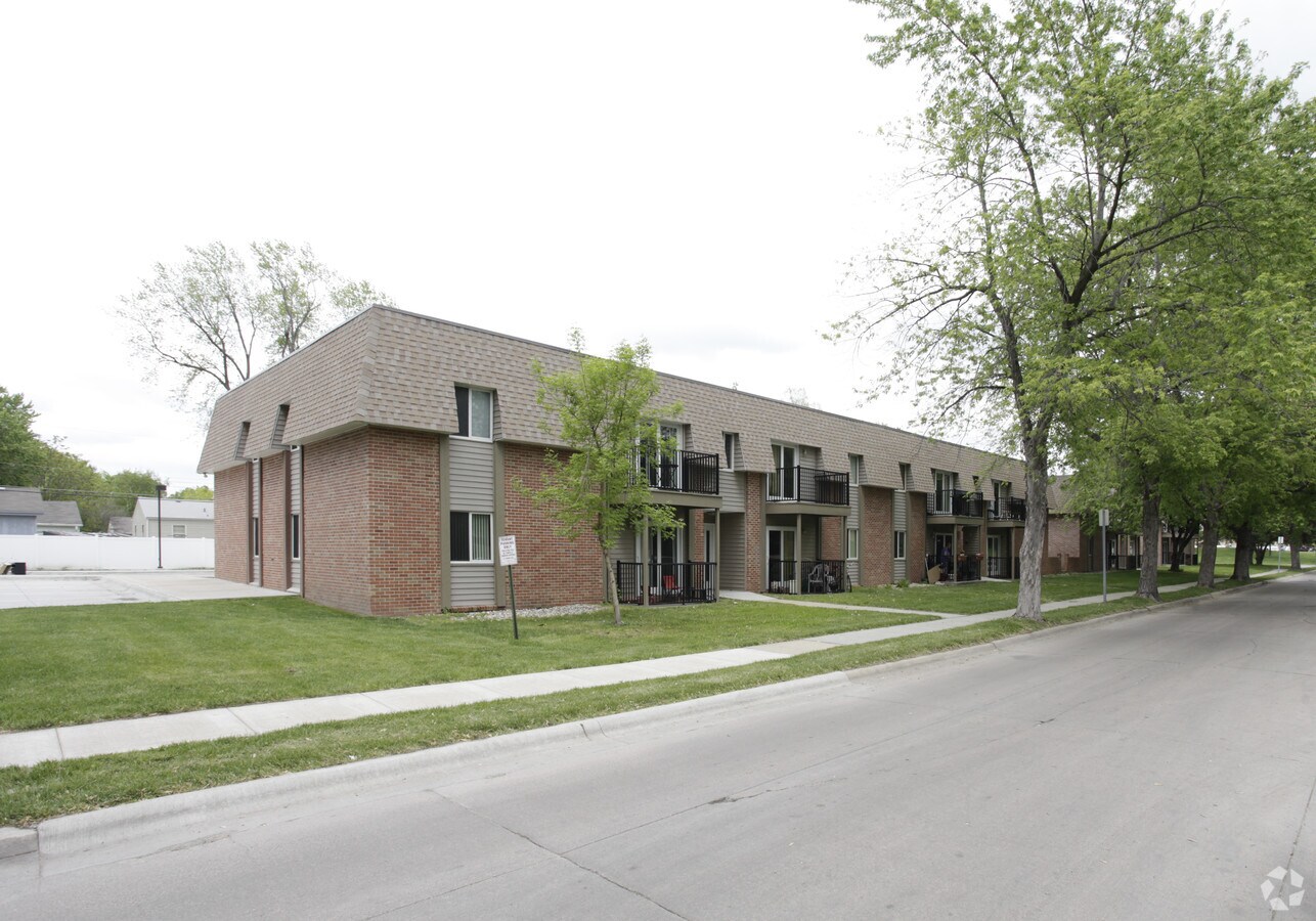 Photo - 8316 Underwood Ave Apartments