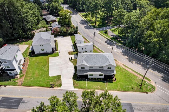 Photo - 1755 Crest Rd
