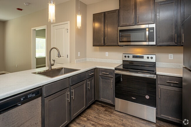 2BR, 2BA - 858SF