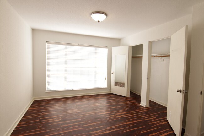 Photo - 2101 Fountain View Dr Unit 35