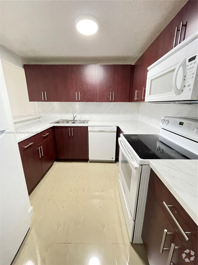 Building Photo - 6950 Miami Gardens Dr Unit 2-414 Rental