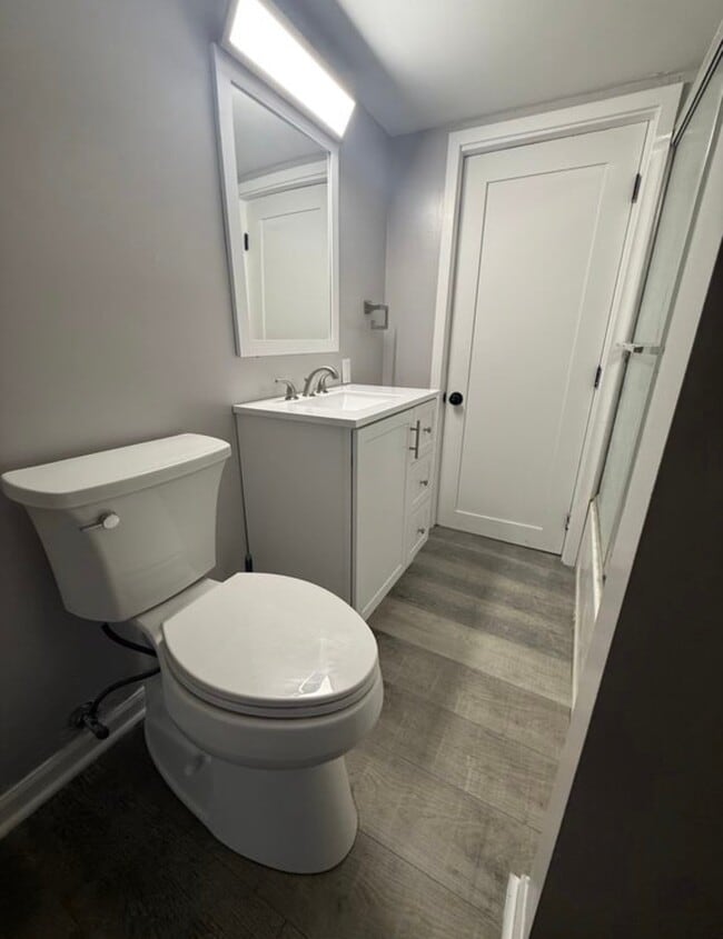 Photo - 9142 Main St