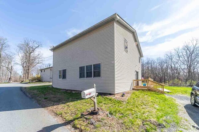 Building Photo - 122 Red Top Rd Rental