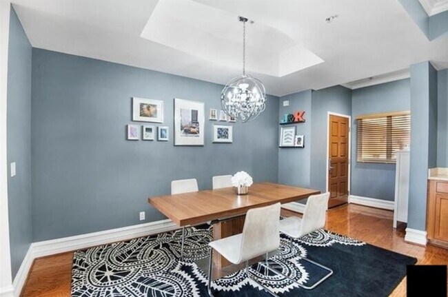 Photo - 850 N Hudson Ave