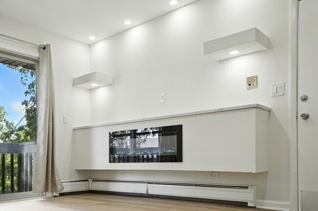 Photo - 8310 Woodland Dr