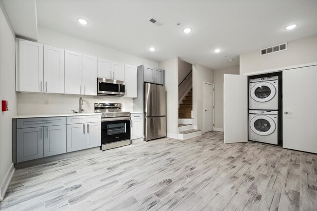 Photo - 701 N 40th St Apartment