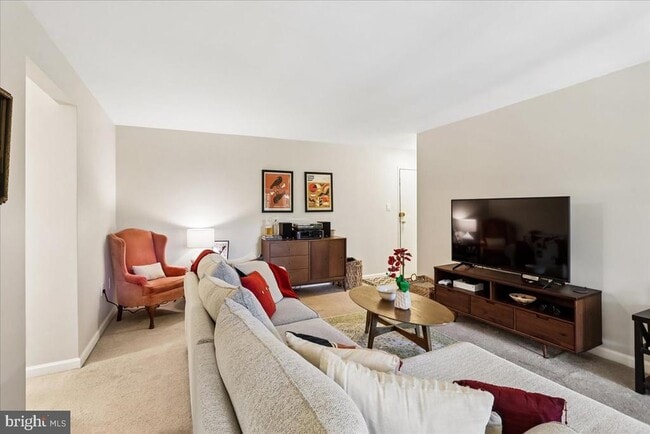 Photo - 1923 Wilson Ln Unit 103