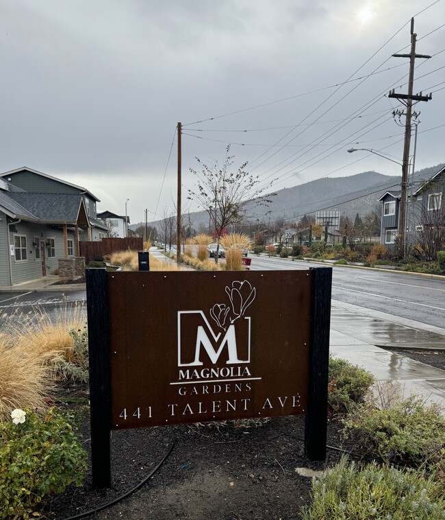 Photo - 441 Talent Ave