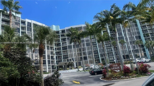 Photo - 200 Leslie Dr Unidad 303