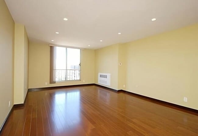 Photo - 33 Pond Ave Unidad 1202