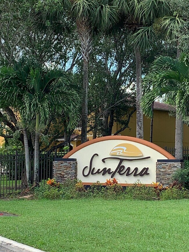 Photo - 874 Fieldstone Way