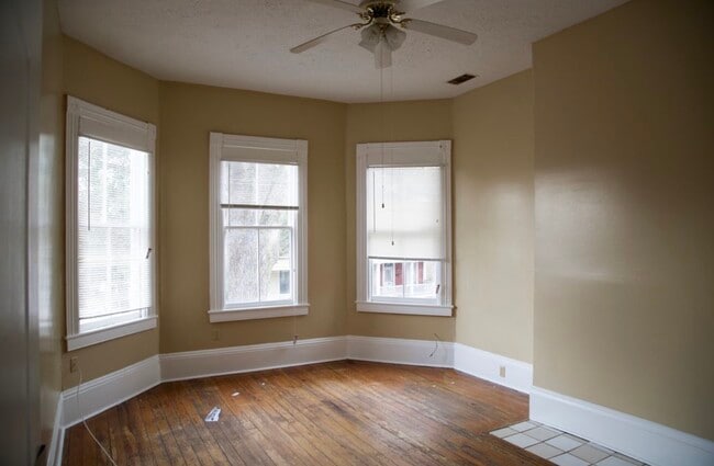 Photo - 518 E Waldburg St Unit B