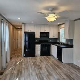 Building Photo - 2413 Birch St Rental