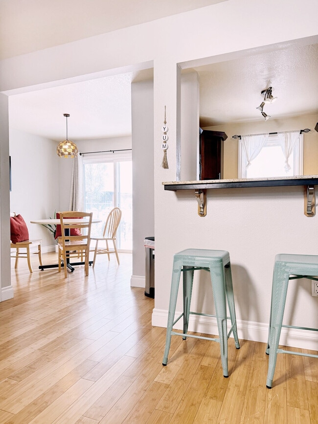 Photo - 319 W 12th Ave Unit ID1284534P