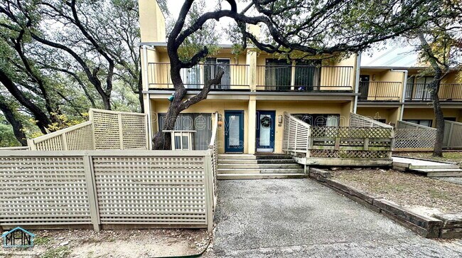 Building Photo - 8642 Fredericksburg Rd Unit 206