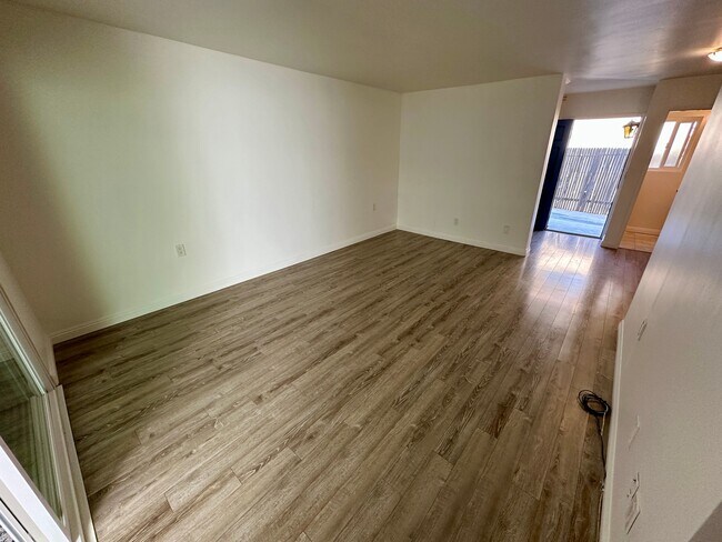 Photo - 1815 Armour Ln