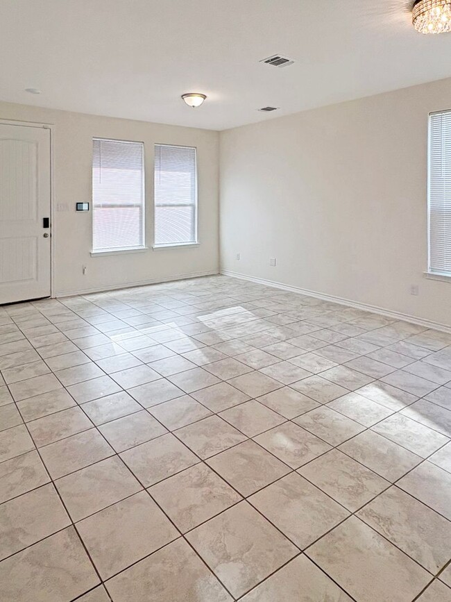 Photo - Contemporary Living in Seguin – Over 2,400...