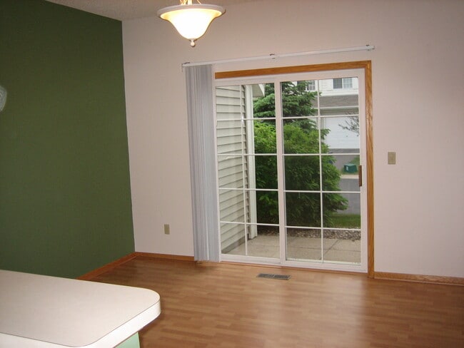 Dining and sit out/porch - 15100 Dunwood Trl