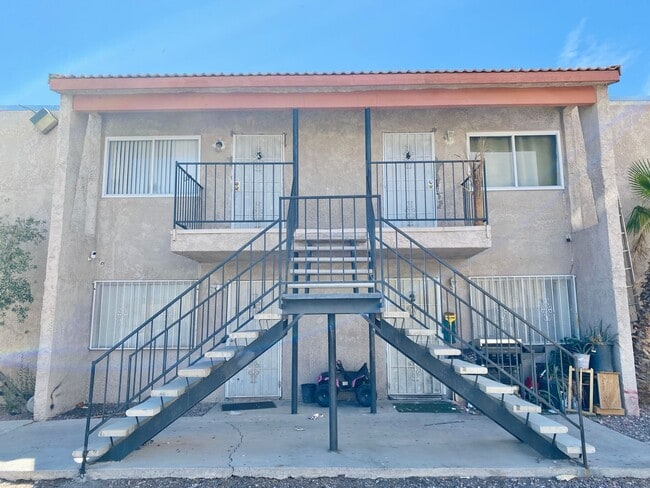 Building Photo - 3620 Ala Dr Unit 3