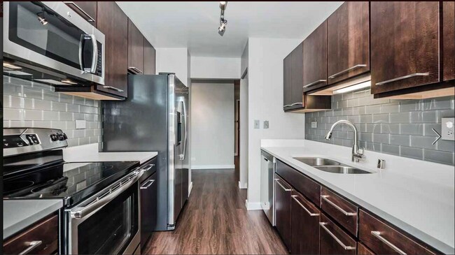 Photo - 400 E OHIO St Unidad 501