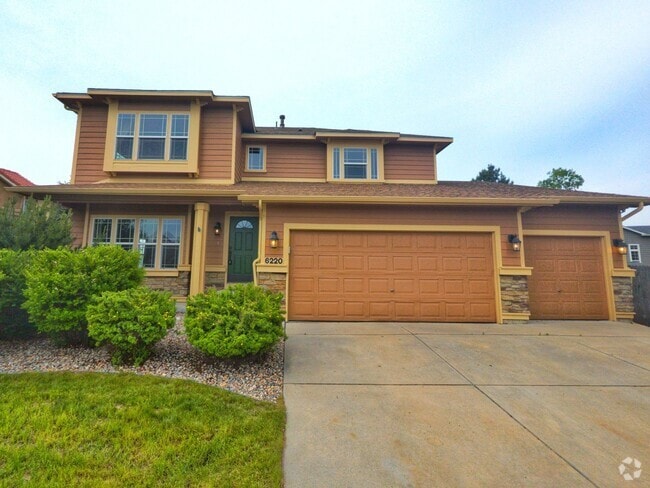 Building Photo - Gorgeous 5b 3b Single Family Home w/ a View