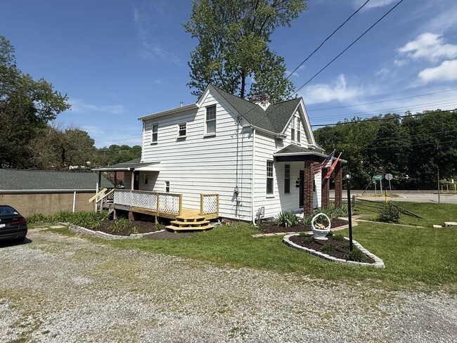 Photo - 635 Roseland Ave