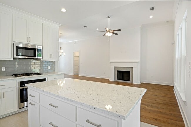 Photo - Beautiful 4 bedroom home in Ascension